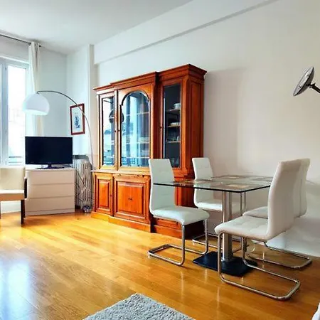 Andrew Apartment